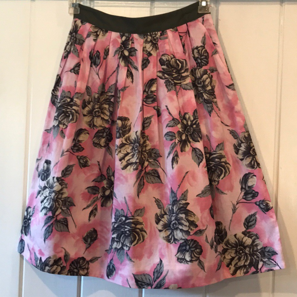 Floral print pink and grey skirt